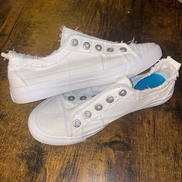 Blowfish Shoes - Blowfish white slip on canvas sneakers